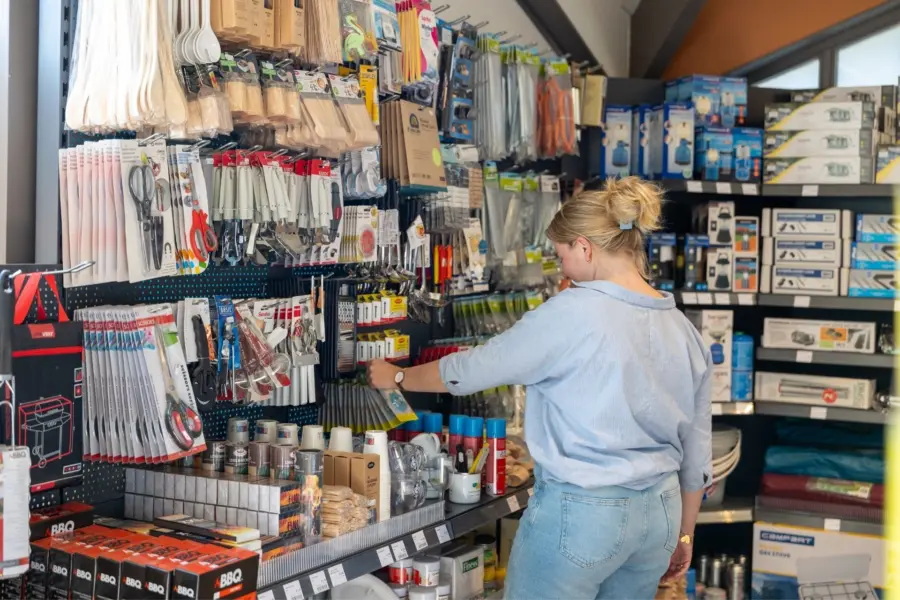 Kampeerartikelen supermarkt ameland strandcamping duinoord